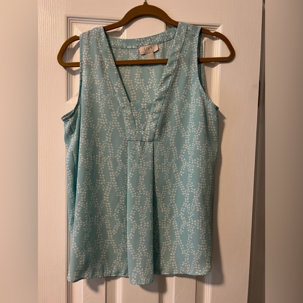 LOFT Size Small Sleeveless Blouse